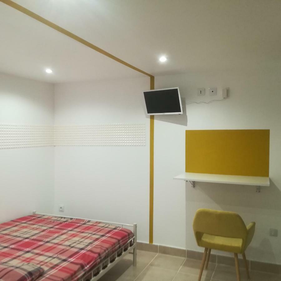 Dependance Maison, 5 Mnt Gare & Tram Apartment *