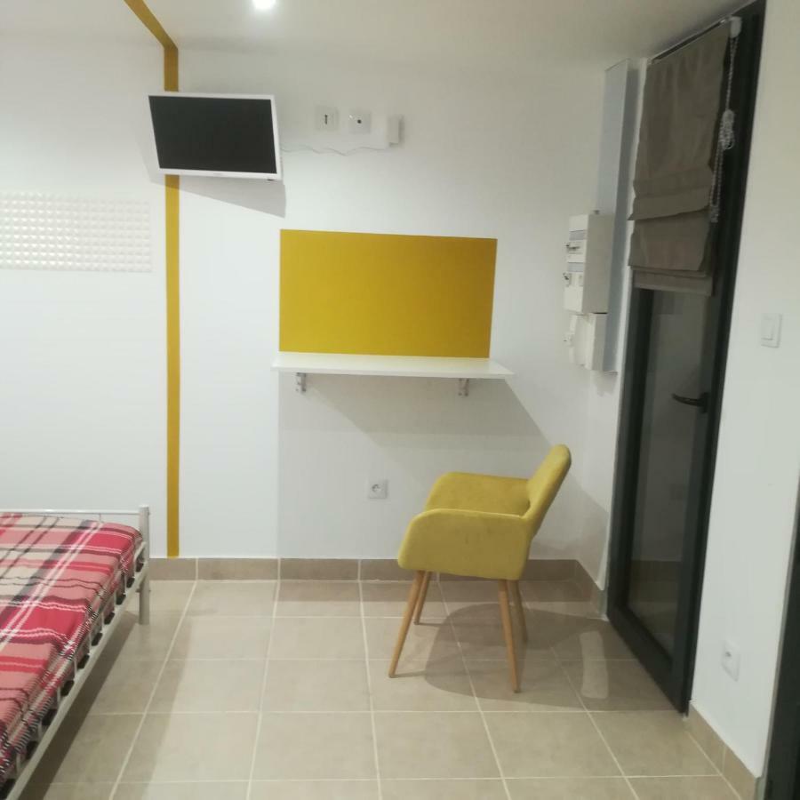 Apartment Dependance Maison, 5 Mnt Gare & Tram Vénissieux